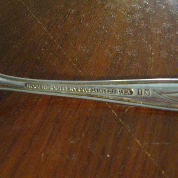 🥄 Rogers Cutlery Whispering Leaves Teaspoon - Picture 7 of 9